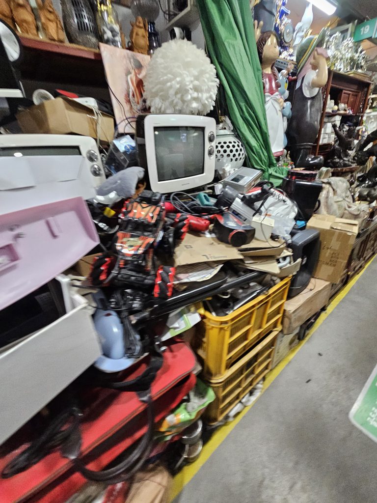 Vintage household goods at Seoul Folk Flea Market