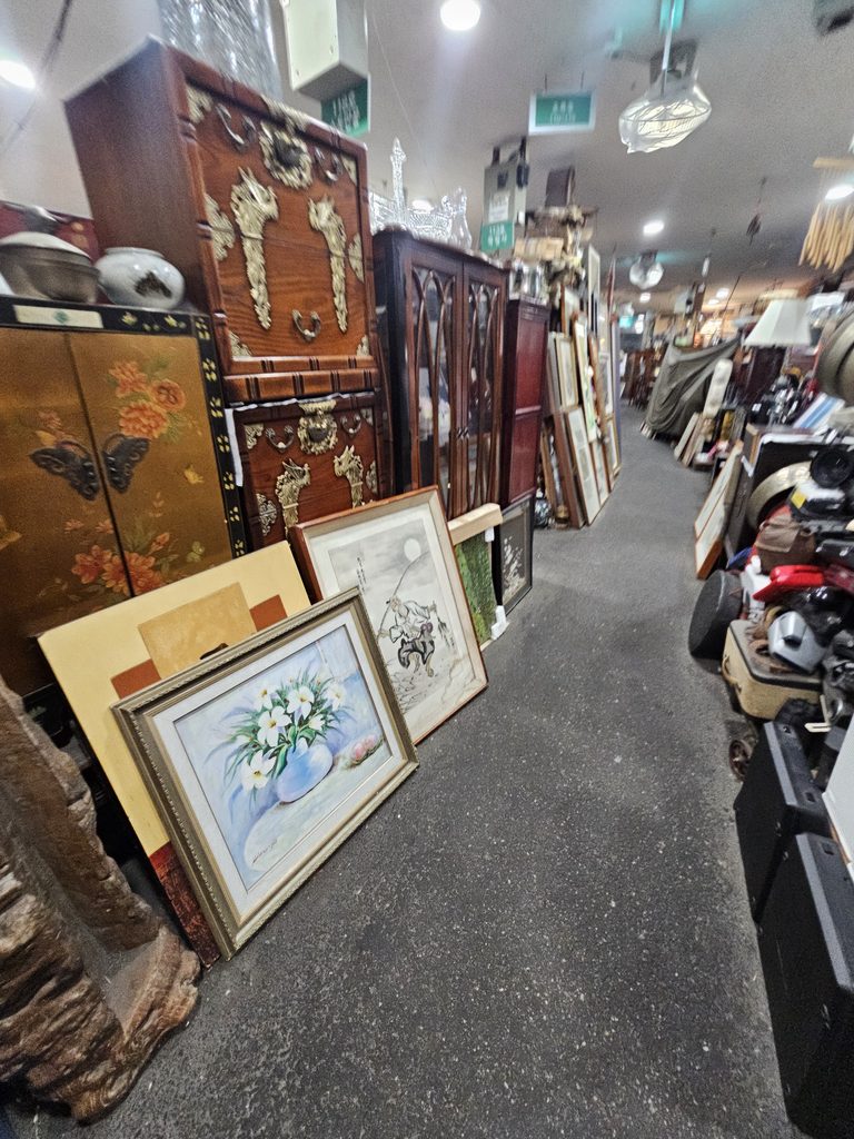 Vintage household goods at Seoul Folk Flea Market